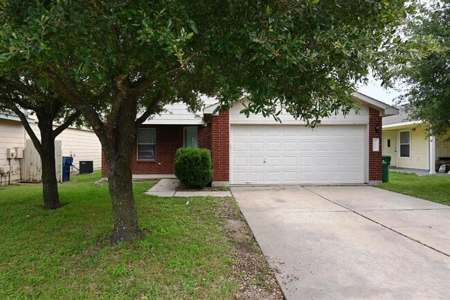 Foto del edificio - 17925 Honey Locust Ln