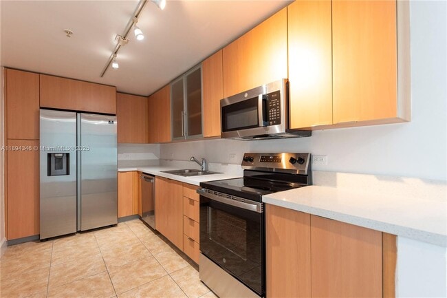 Building Photo - 7501 E Treasure Dr