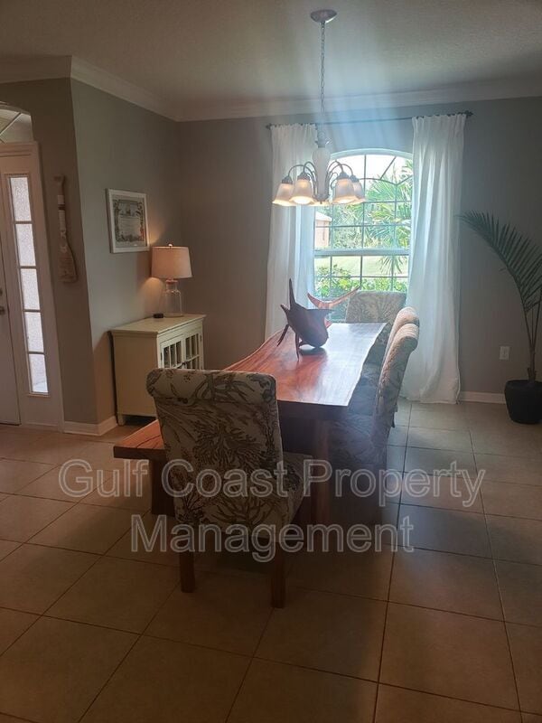 Building Photo - 3208 14th Ct E