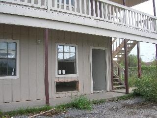 Building Photo - 102 W Gravis St