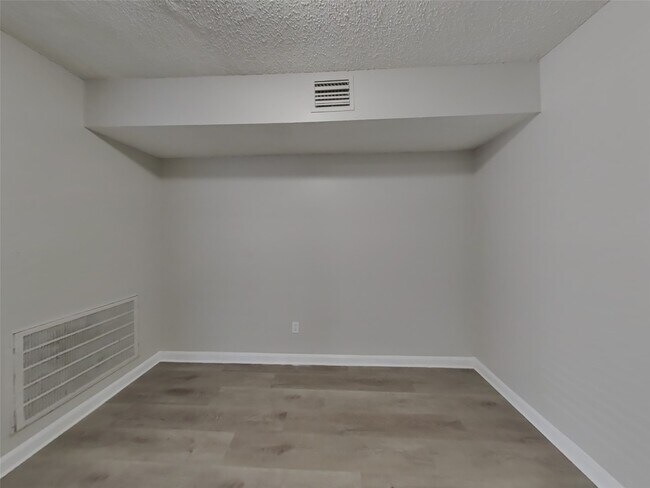 Foto del edificio - 623 Walston Ln