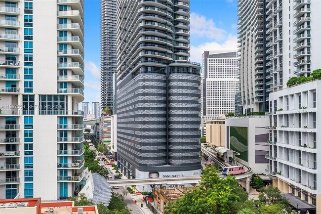 Foto del edificio - 1250 S Miami Ave