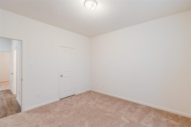 Building Photo - 730 Wishire