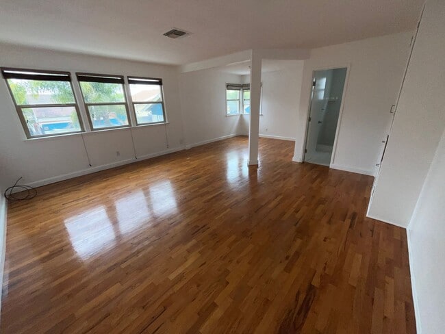 Foto del edificio - 3981 Falcon St