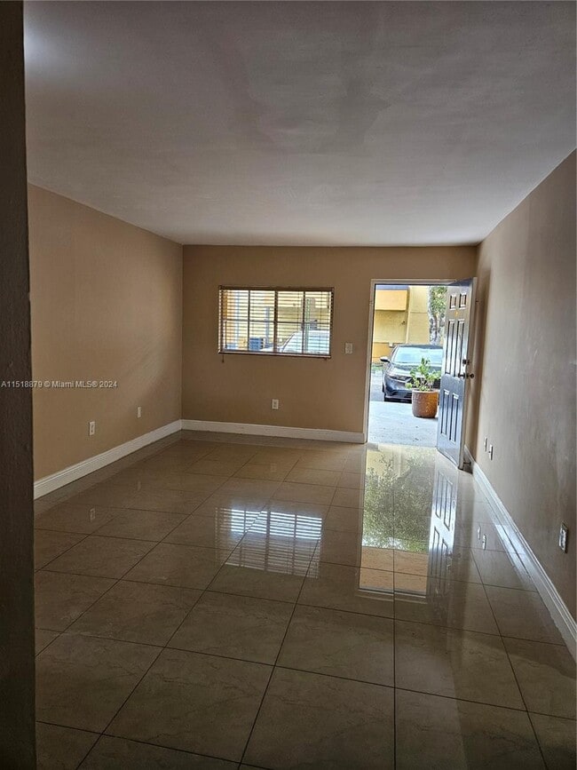 Building Photo - 14901 SW 82nd Terrace