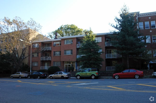 Building Photo - 2727 Adams Mill Rd NW