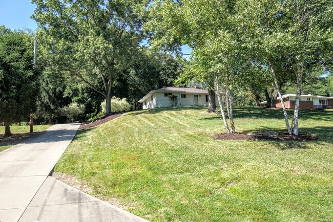 Building Photo - 2508 Fairmount Church Rd