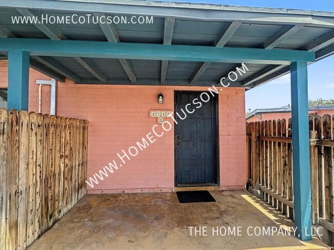 Building Photo - 1713 E Adelaide Dr