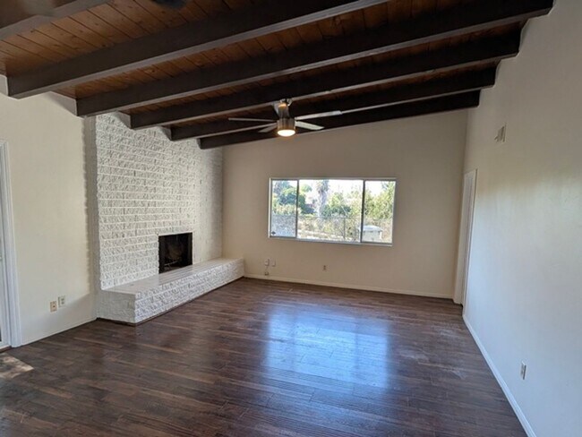 Building Photo - 5209 Hewlett Dr