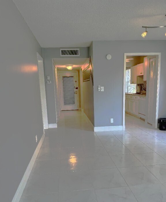 Foto del edificio - 8205 NW 61st St