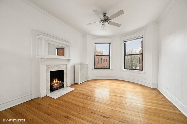 Building Photo - 832 W Lakeside Pl