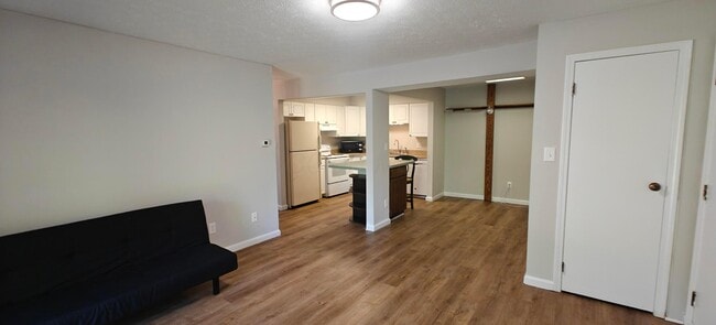 Building Photo - 1440 Slade Ave