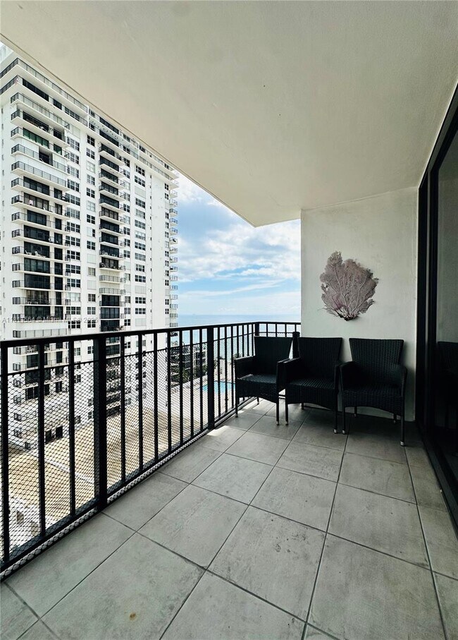 Foto del edificio - 2401 S Ocean Dr
