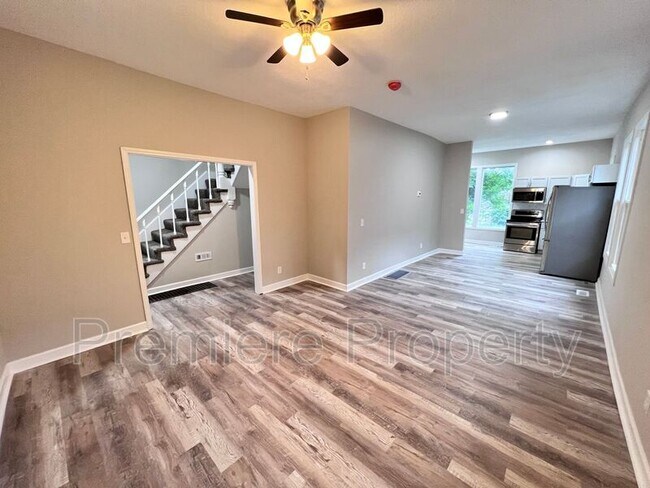 Building Photo - 3543 Flora Ave