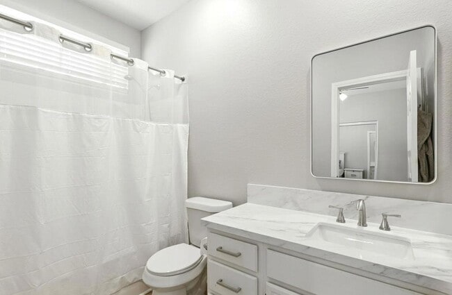 Building Photo - 46076 Via La Colorada