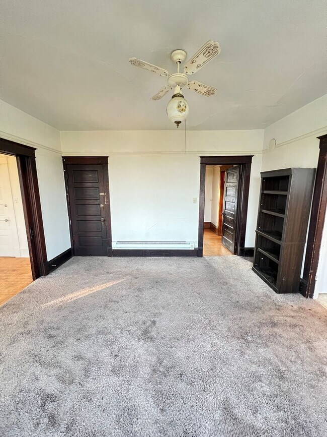 Foto del edificio - 910 N 22nd Ave W