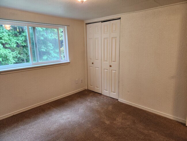 Building Photo - 1 br, 1 bath House - 1107 Edwards Court E ...