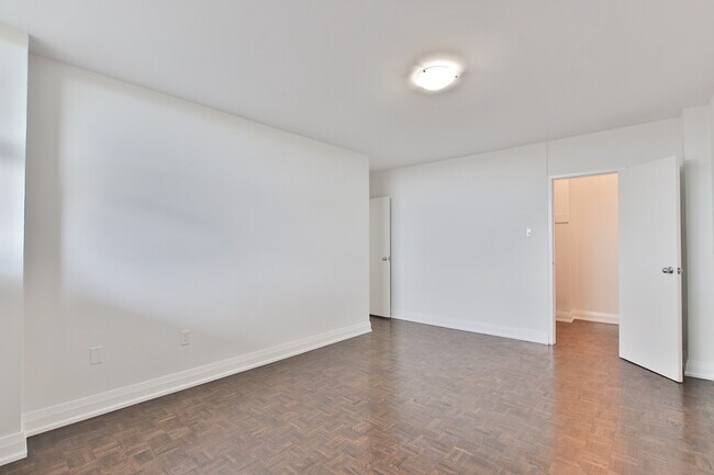 Building Photo - 185 Shaughnessy Blvd