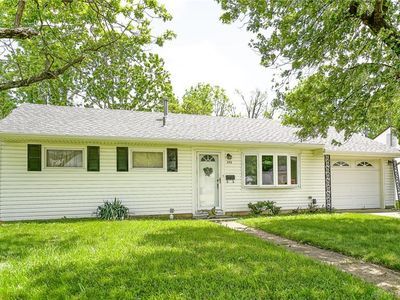 Primary Photo - 255 Marchmont Dr