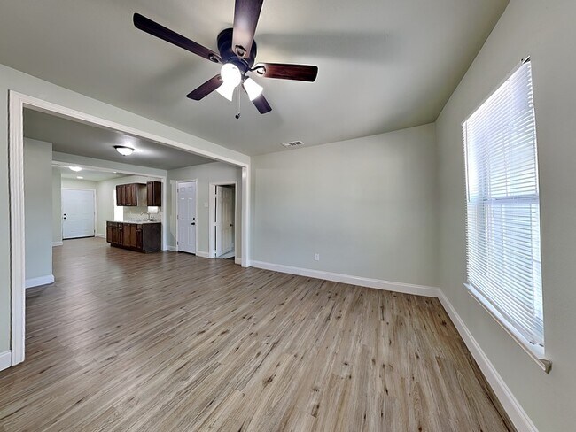 Foto del edificio - 1330 Marfa Ave