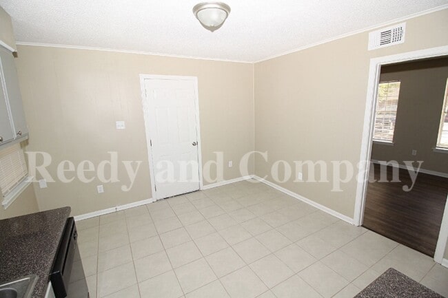 Building Photo - 3230 Sweet Springs Dr
