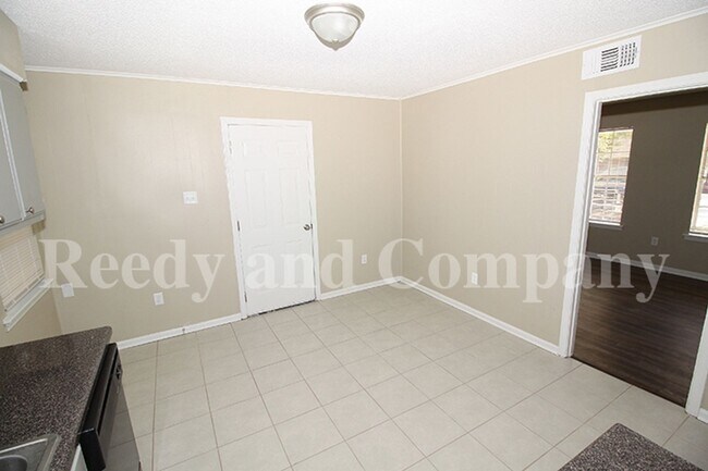 Foto del edificio - 3230 Sweet Springs Dr