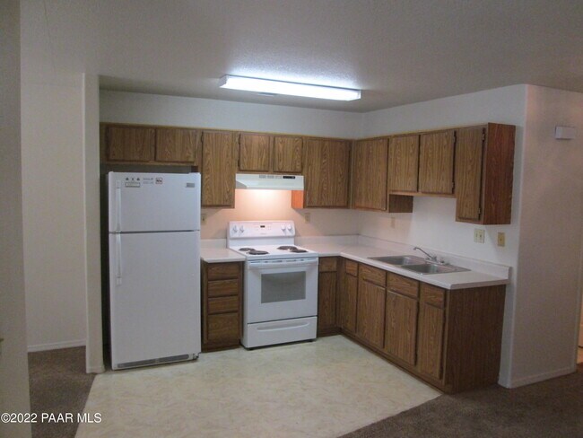 Foto del edificio - 3213 N Hedgewood Dr