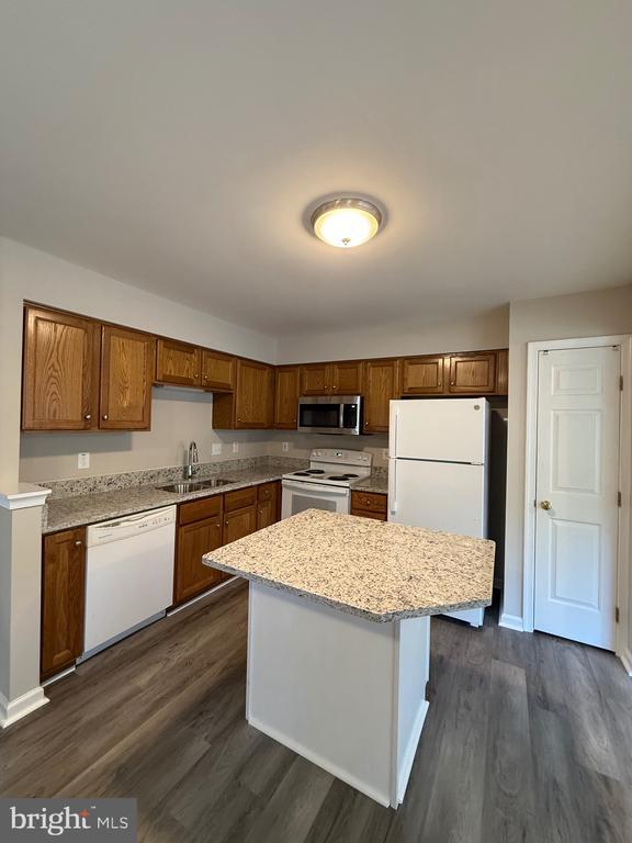 Building Photo - 4003 Fountain Bridge Ct