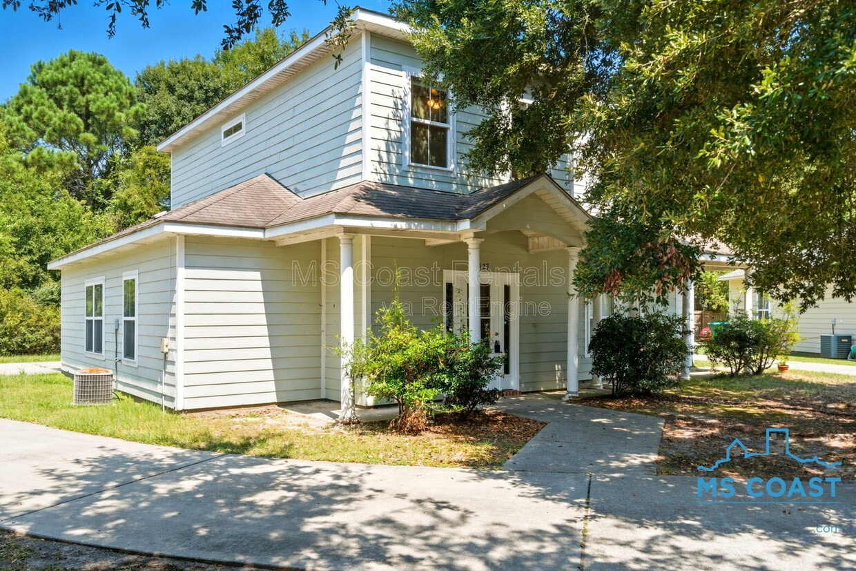 Primary Photo - 127 Earle Taylor Ln