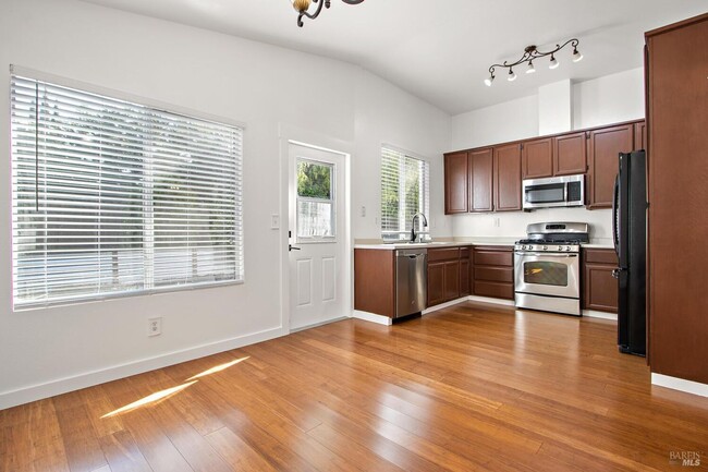 Building Photo - Beautiful Single Story Home