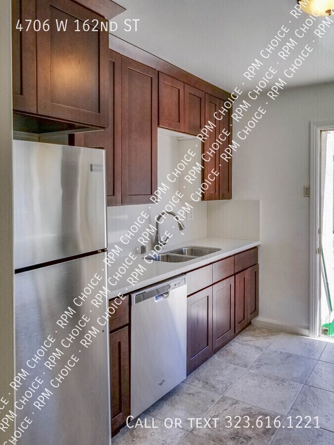 Foto del edificio - 4706 W 162nd St