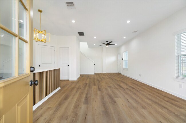 Foto del edificio - 6417 Eastland St