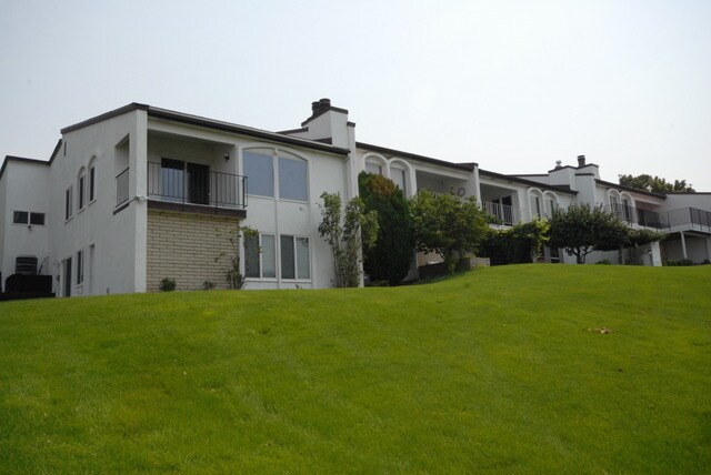 Foto del edificio - Spacious Townhome with Expansive View and ...