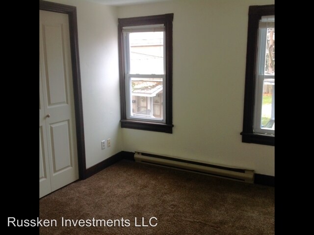 Building Photo - 48 Hallet St