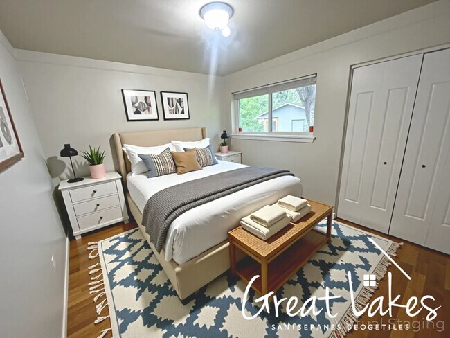 Foto del edificio - Lovely 3 Bedroom 2 Bathroom now available ...