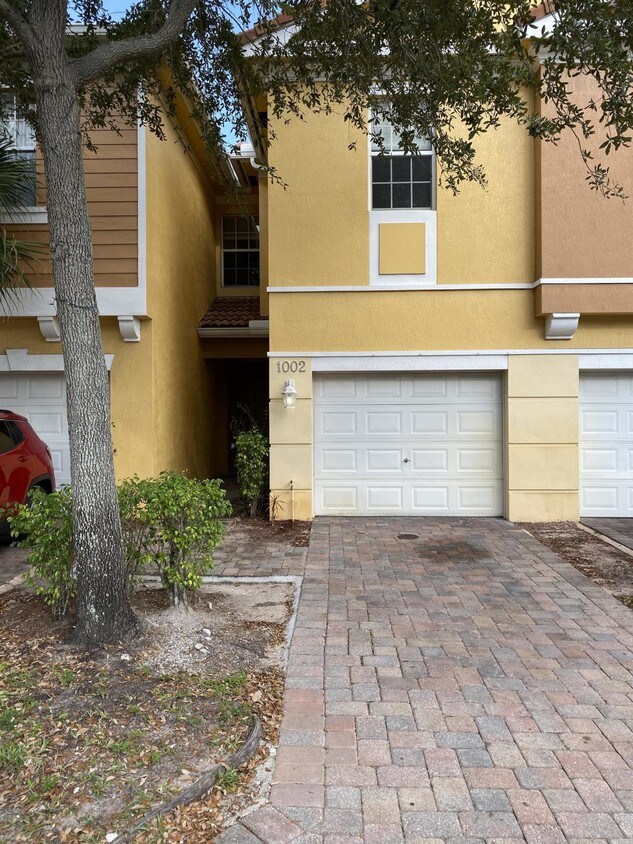1002 Pipers Cay Dr, West Palm Beach, FL 33415 House for Rent in West