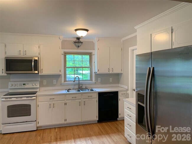 Foto del edificio - 1130 Cheddington Dr