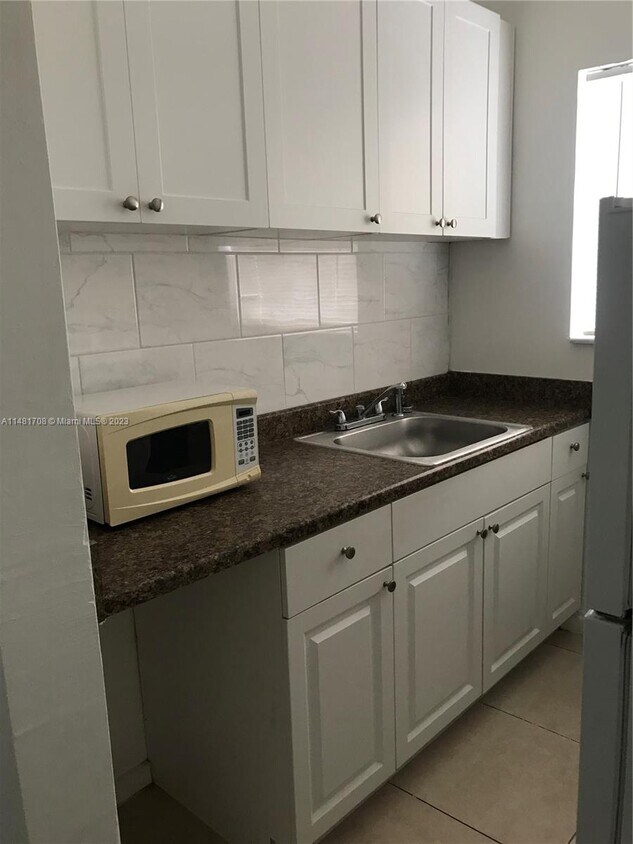 Primary Photo - 1608 Drexel Ave