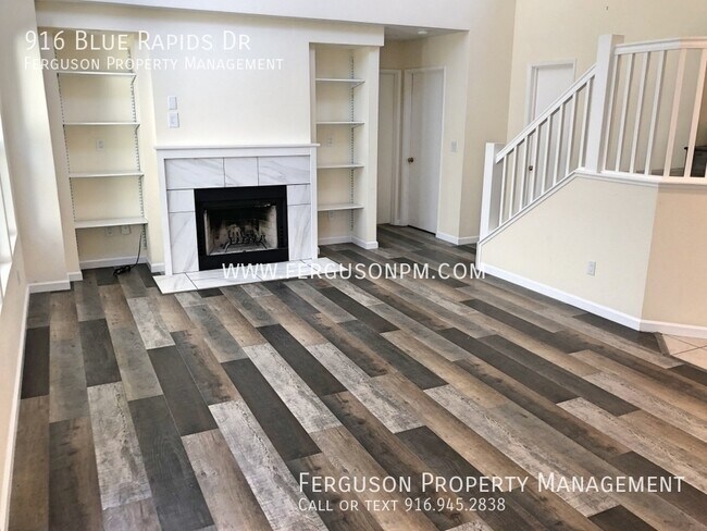 Building Photo - 916 Blue Rapids Dr