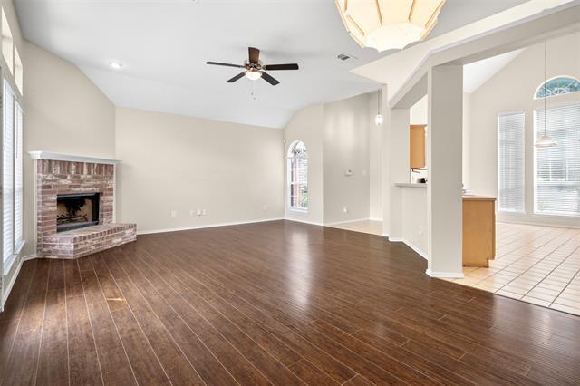 Building Photo - 237 Willow Creek Dr
