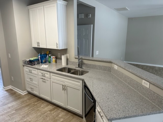 Kitchen sink area - 148 Autumn Falls Dr