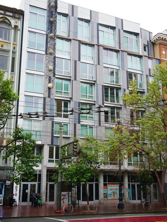 Foto del edificio - Mid-Market Modern Studio for Effortless City Living