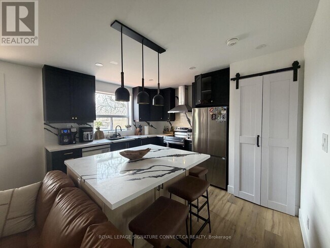 Photo du bâtiment - 1167 Woodbine Ave