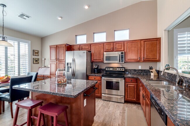 Building Photo - 5116 S Verbena Ct