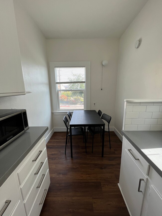dining nook - 1694 Oxford St (Berkeley, CA) Apartments