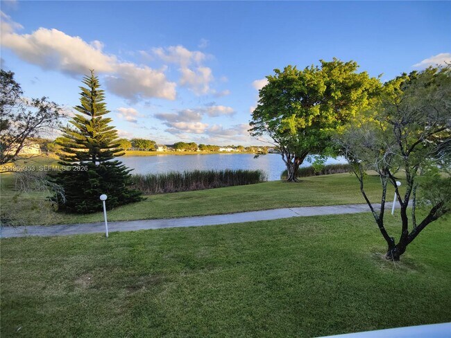 Foto del edificio - 3441 NW 44th St