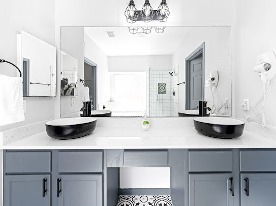 Foto del edificio - 6818 Catarina Cir