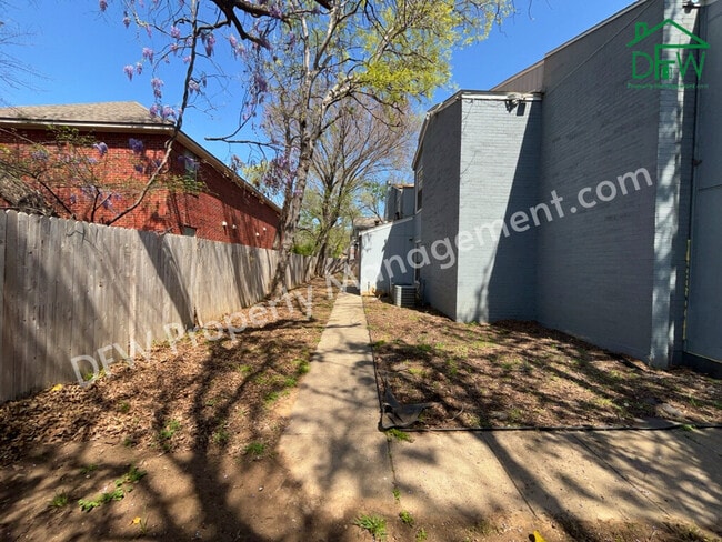 Building Photo - Fry Street Apartments