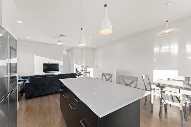 Foto del edificio - 4904 Noble St