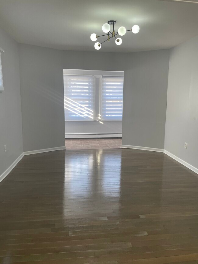 Foto del edificio - 237 Pelton Ave